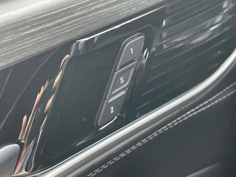 Used 2024 Jeep Wagoneer Series III image 11