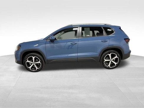 Certified 2026 Volkswagen Taos SEL AWD/4WD image 9