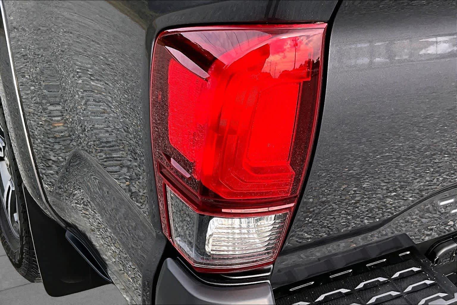 Used 2019 Toyota Tacoma TRD Sport w/ Technology Package AWD/4WD image 29