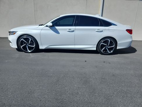 Used 2019 Honda Accord Sport image 4