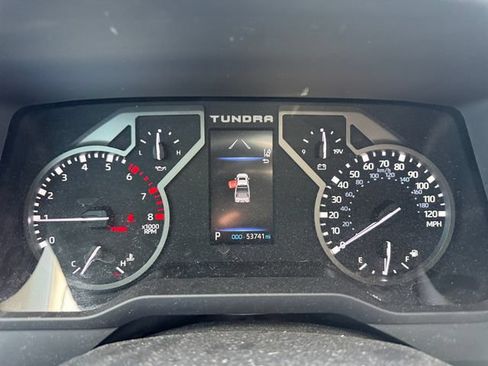 Used 2022 Toyota Tundra Limited w/ Power Package AWD/4WD image 11