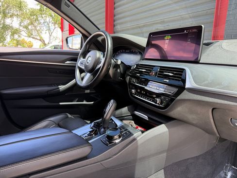 Used 2023 BMW M550i xDrive w/ Executive Package AWD/4WD image 22