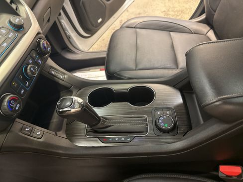 Used 2019 GMC Acadia SLT w/ LPO, Floor Liner Package AWD/4WD image 21