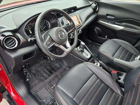 Used 2020 Nissan Kicks SR w/ SR Premium Package FWD image 10