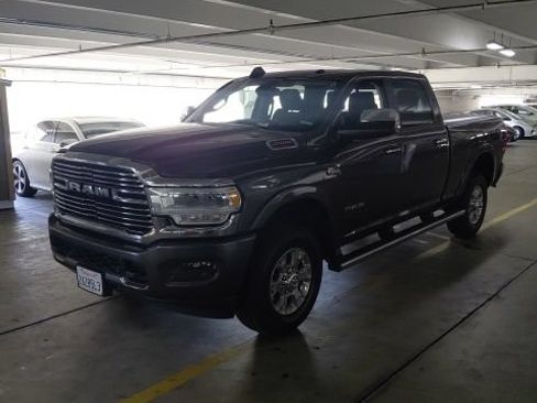 Used 2022 RAM 2500 Laramie AWD/4WD image 2
