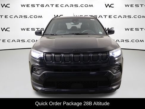 Used 2022 Jeep Compass Latitude FWD image 2