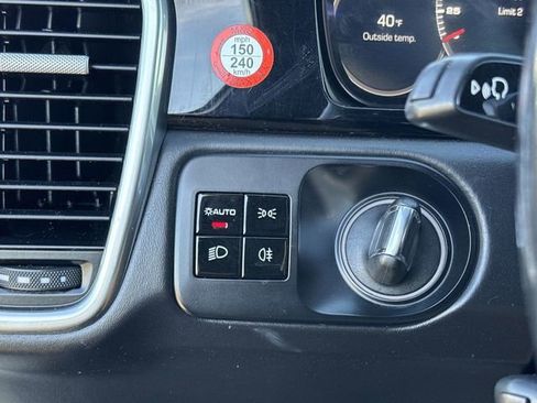 Used 2020 Porsche Cayenne Turbo image 18