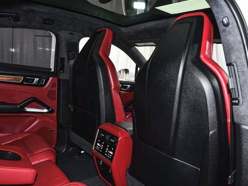 Used 2023 Porsche Cayenne Turbo S image 62