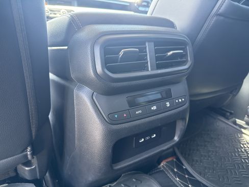 Certified 2024 Honda Pilot Touring image 16