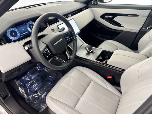 Used 2026 Land Rover Range Rover Evoque S image 9