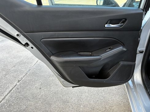 Used 2021 Nissan Altima 2.5 SR FWD image 25