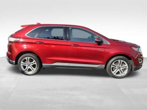 Used 2017 Ford Edge Titanium w/ Equipment Group 301A FWD image 4