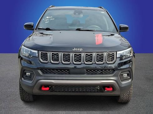 Used 2025 Jeep Compass Trailhawk w/ Trailhawk Elite Group image 2