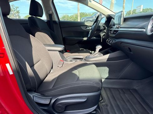 Used 2021 Kia Forte LXS FWD image 9