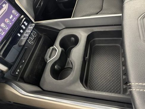 Used 2019 RAM 1500 Laramie AWD/4WD image 18