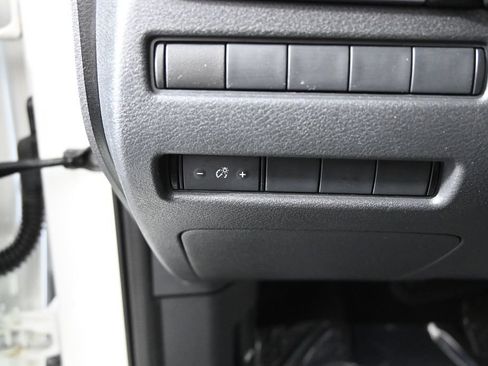 Used 2021 Nissan Rogue S AWD/4WD image 23
