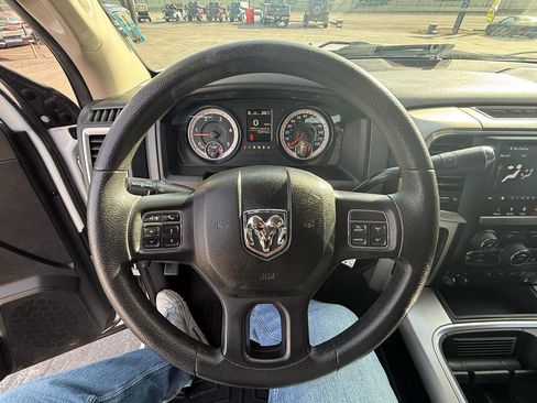 Used 2018 RAM 3500 SLT w/ Cold Weather Group image 21