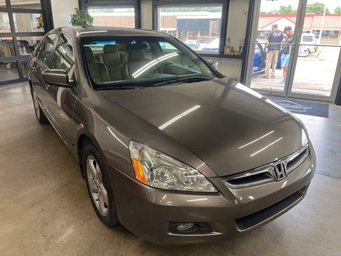 Used 2006 Honda Accord EX-L image 17