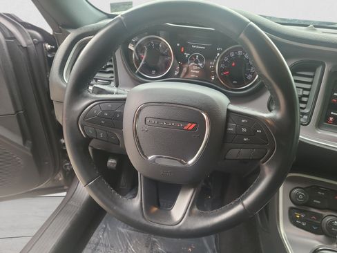 Used 2019 Dodge Challenger SXT RWD image 15
