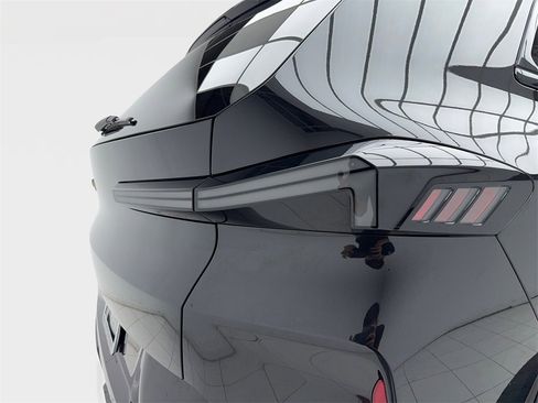 Used 2023 BMW XM image 7