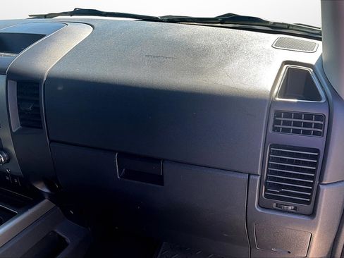 Used 2010 Nissan Titan SE w/ SE Value Truck Pkg image 21