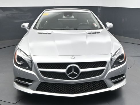 Used 2013 Mercedes-Benz SL 550 image 2