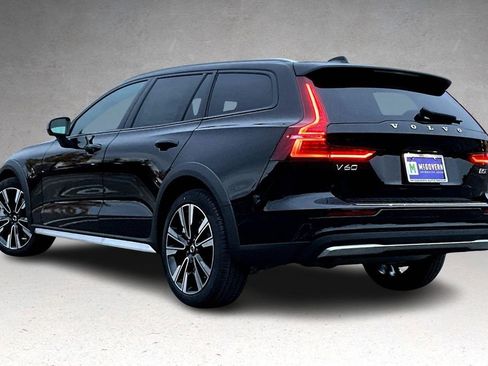 New 2026 Volvo V60 B5 Cross Country Ultra w/ Climate Package AWD/4WD image 3
