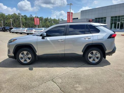 Certified 2022 Toyota RAV4 XLE w/ Convenience Package FWD image 2