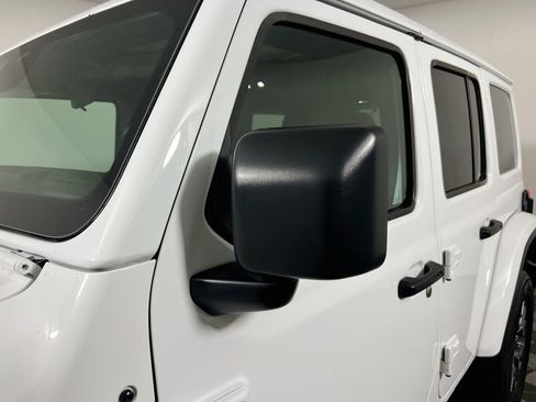 Used 2025 Jeep Wrangler Unlimited Sahara AWD/4WD image 12