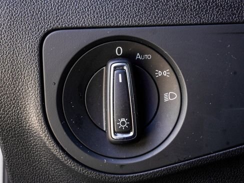 Used 2022 Volkswagen Tiguan SE R-Line image 27