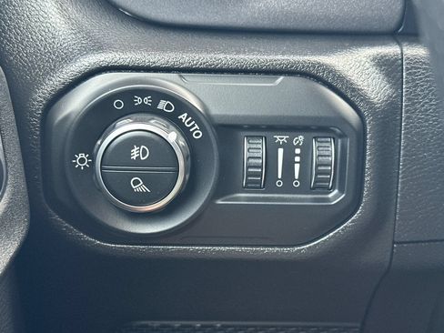 Used 2022 Jeep Gladiator Mojave AWD/4WD image 37