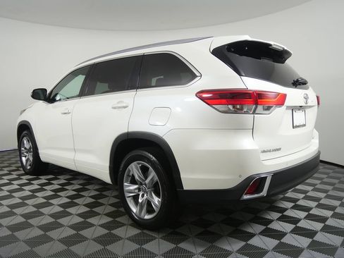 Used 2019 Toyota Highlander Limited FWD image 5