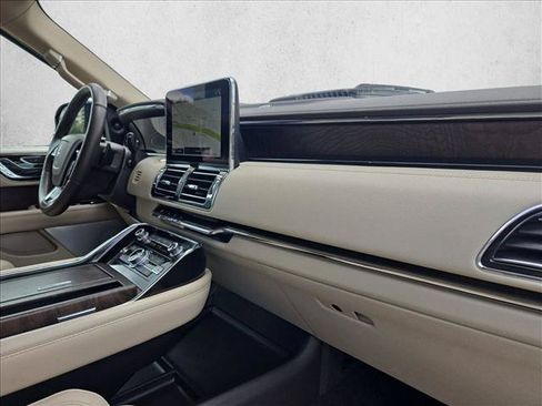 Used 2019 Lincoln Navigator Reserve w/ Cargo Package AWD/4WD image 16