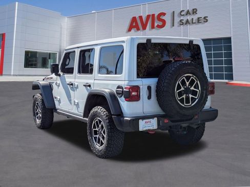 Used 2025 Jeep Wrangler Unlimited Rubicon image 9