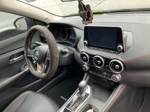 Used 2022 Nissan Sentra SR w/ SR Premium Package FWD image 10