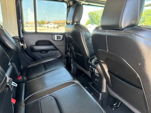 Used 2023 Jeep Wrangler Unlimited Sahara AWD/4WD image 19