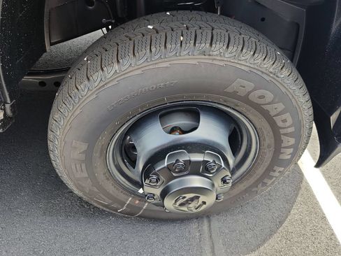 New 2026 RAM 3500 Tradesman AWD/4WD image 24