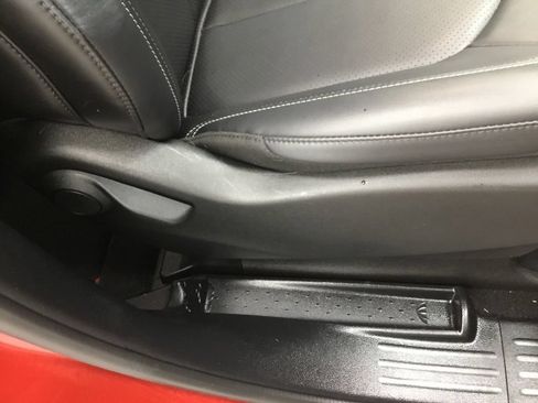 Used 2025 Chrysler Pacifica Select FWD image 43