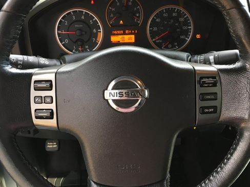 Used 2011 Nissan Titan SV w/ SV Value Truck Pkg image 9
