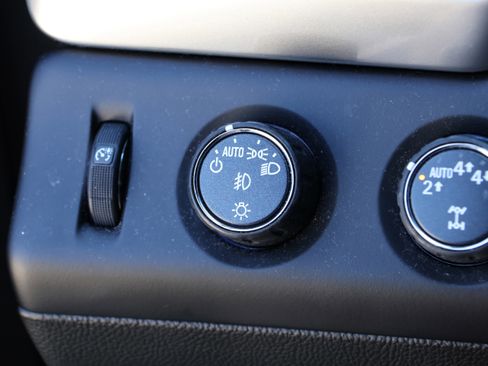 Used 2019 Chevrolet Tahoe Premier w/ Premier Plus Edition image 17