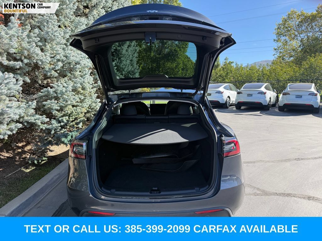 Used 2022 Tesla Model Y Long Range AWD/4WD image 31