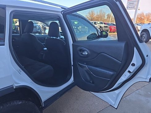 Used 2021 Jeep Cherokee Latitude image 76