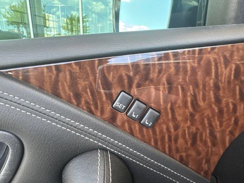 Used 2019 Nissan Armada Platinum w/ Interior Lighting Package AWD/4WD image 8