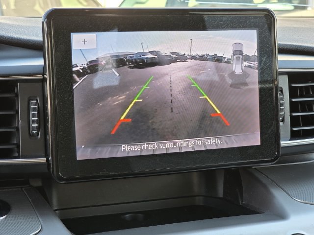Certified 2022 Ford Explorer XLT w/ Equipment Group 202A RWD image 11