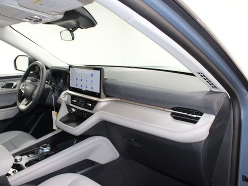 New 2026 Ford Explorer Active RWD image 29