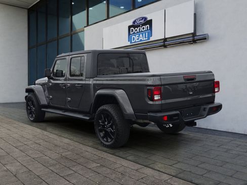 Used 2022 Jeep Gladiator Sport image 5