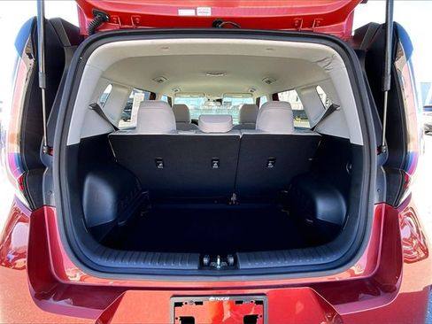 Used 2023 Kia Soul LX w/ LX Technology Package image 23
