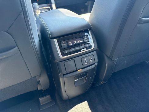 Certified 2023 Subaru Ascent Onyx Edition Limited AWD/4WD image 26