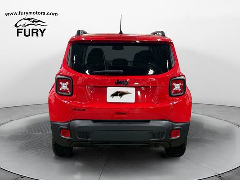 Used 2023 Jeep Renegade Latitude AWD/4WD image 4