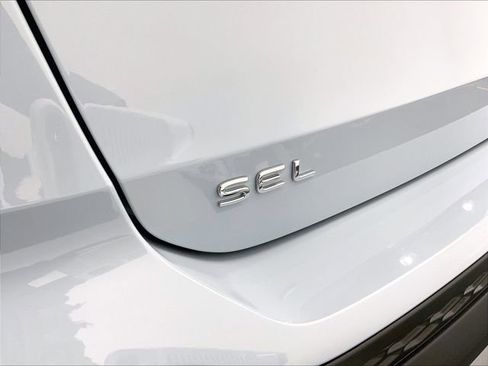 New 2026 Volkswagen Taos SEL AWD/4WD image 9